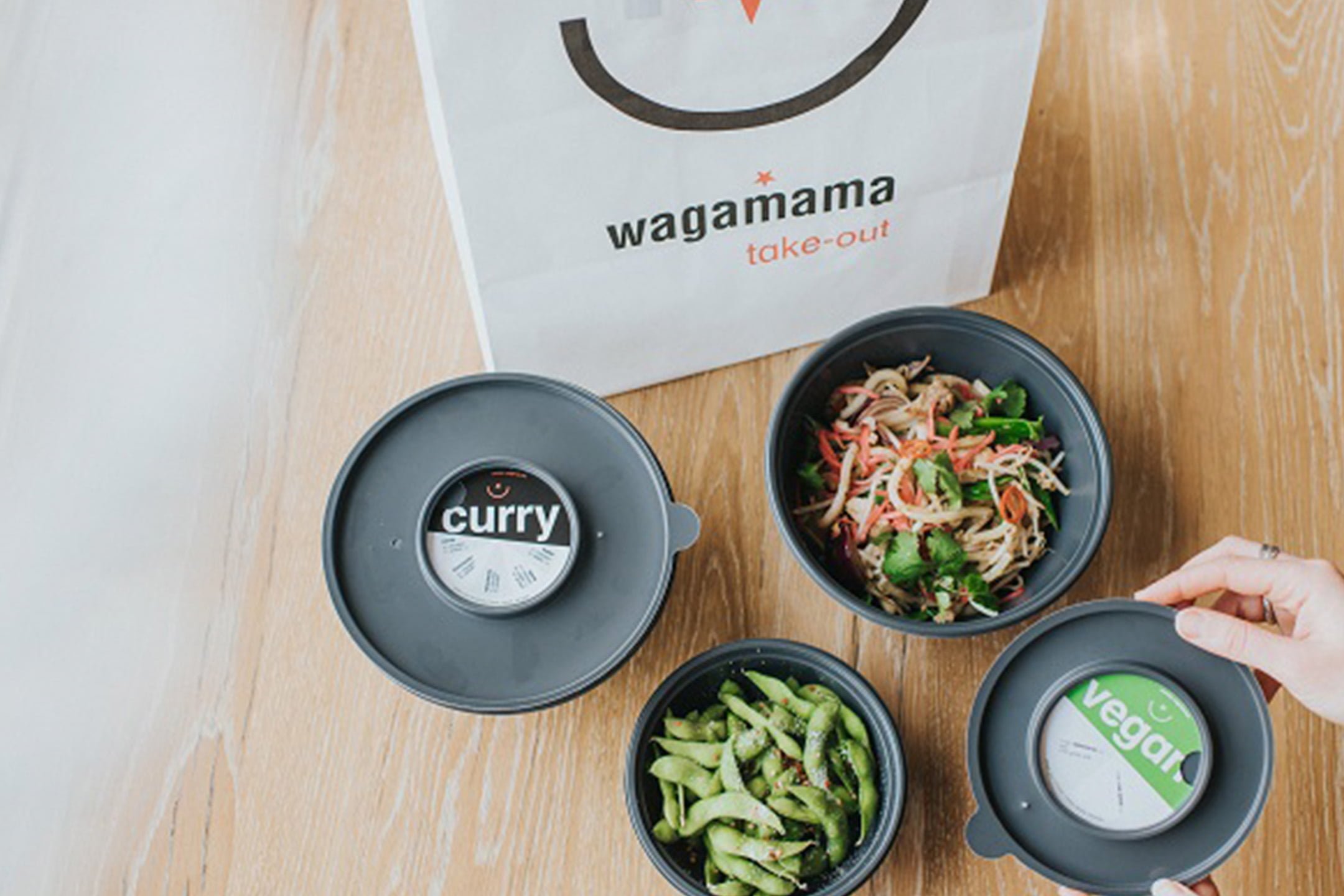 Wagamama: embalagem para viagem reutilizável e reciclável